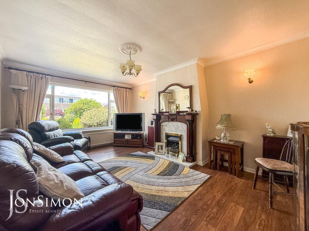 Dover Close, Greenmount, Bury, BL8 photo 5