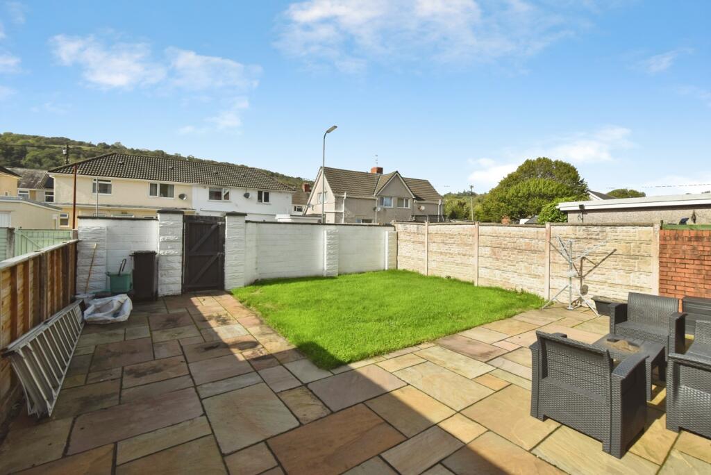 House in Ystalyfera, Neath Port Talbot - View 2