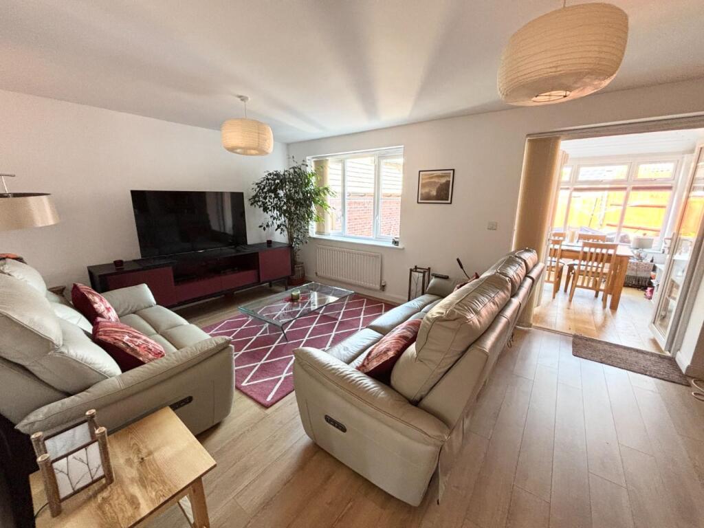 House in Stratford-on-Avon, Bishopton, Stratford-upon-Avon - View 2