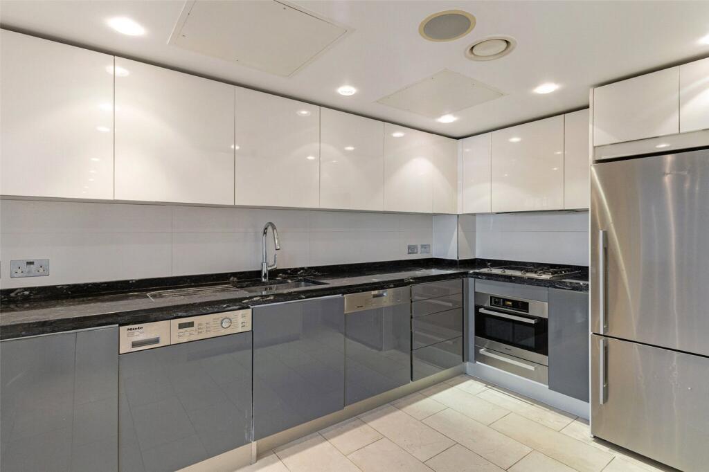 Apartment in London - More
