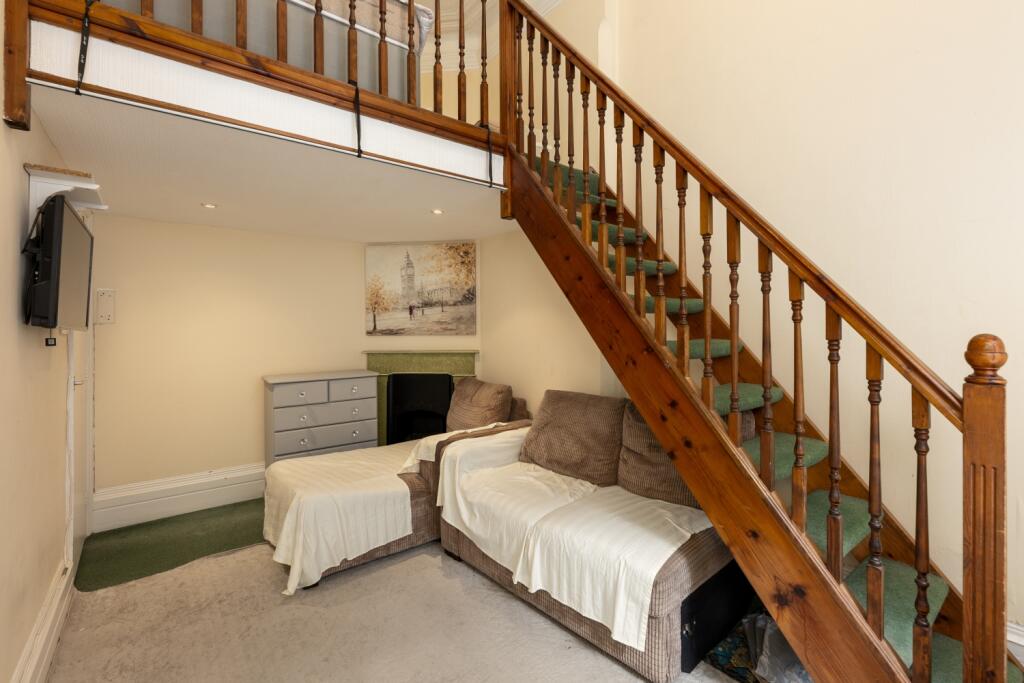 Studio flat for rent