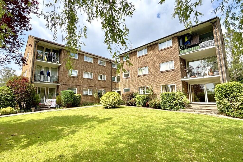 Kingsway Gardens, Hiltingbury, Chandler's Ford, SO53 photo 3