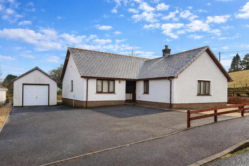Main image of property: Llanwnnen, Lampeter