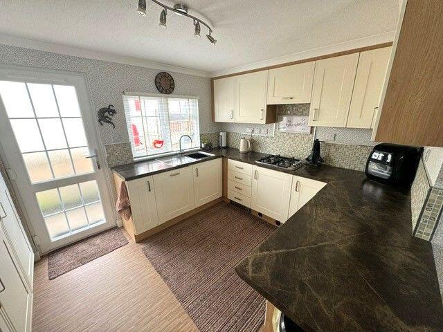 Totnes Road, Paignton, Devon, TQ4 7PZ photo 3