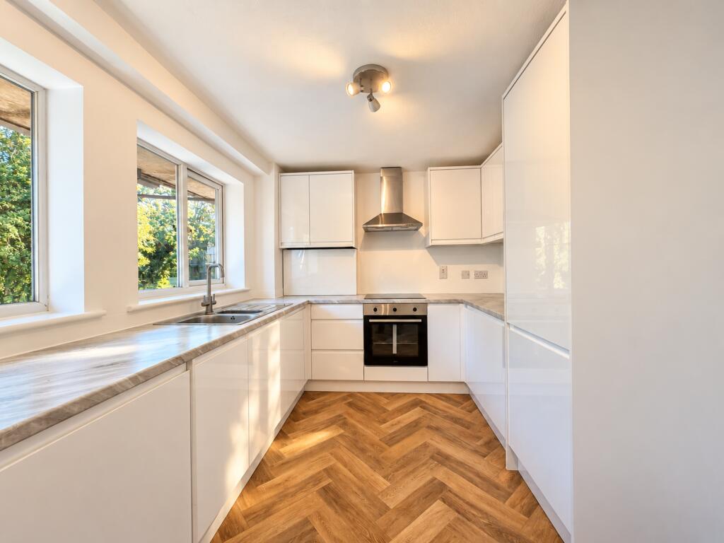 Apartment in East Hertfordshire, Bishop's Stortford - View 3