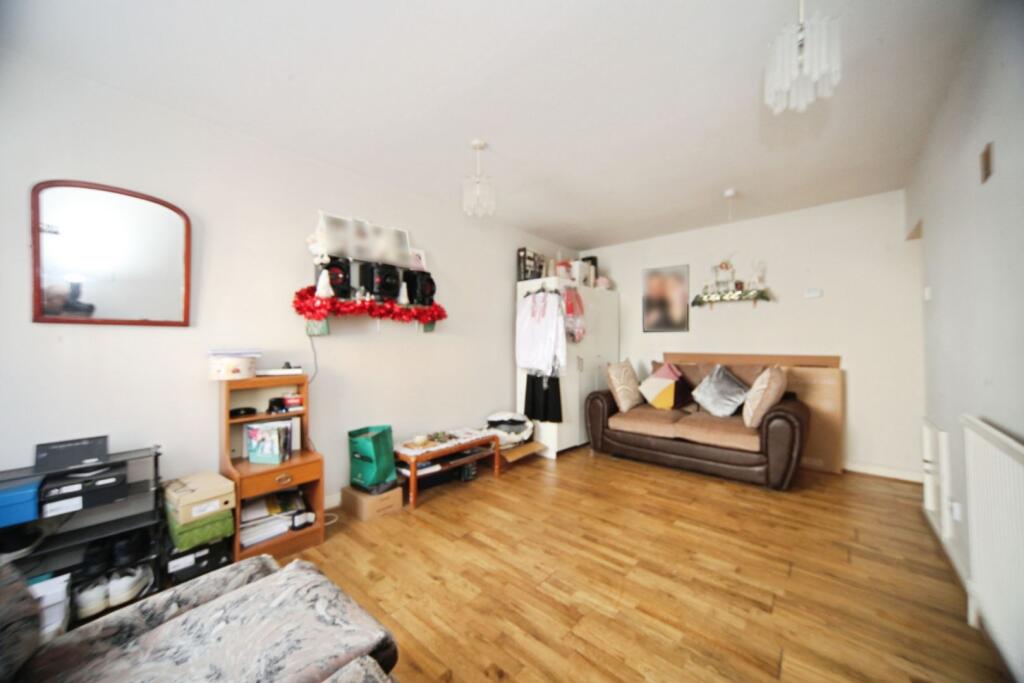 Apartment in Luton - View 5