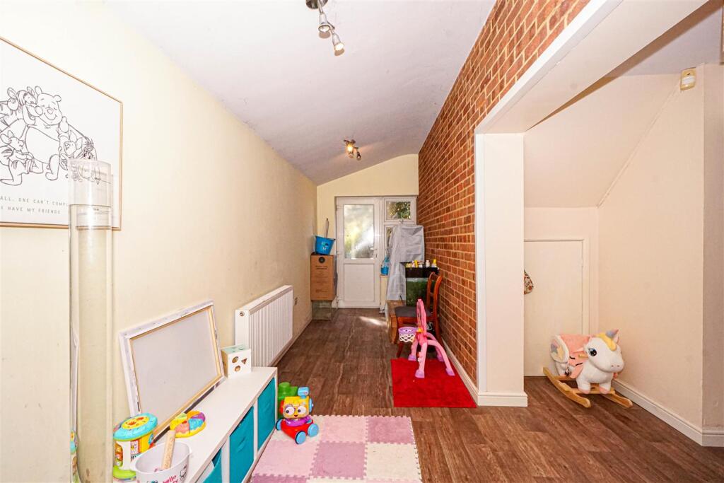 House in St. Leonards-on-Sea, Hollington - More