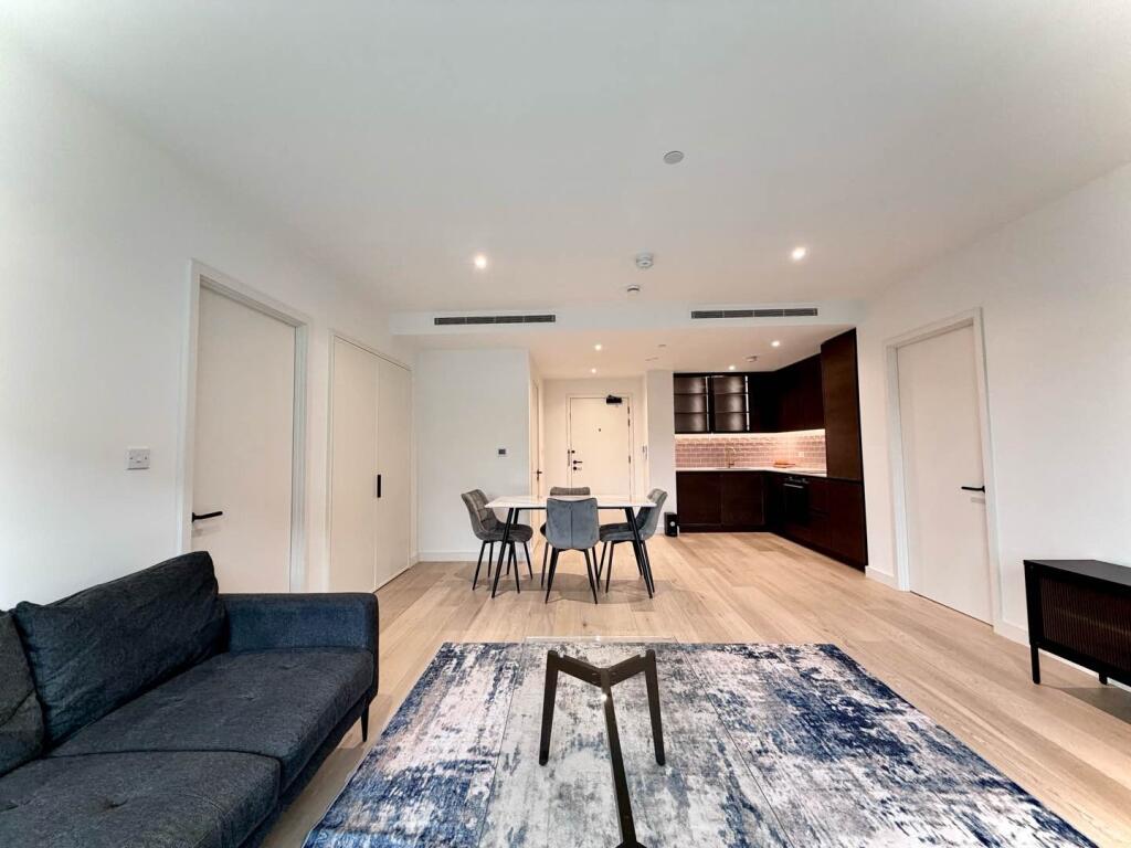 Main image of property: 47 Royal Crest Avenue