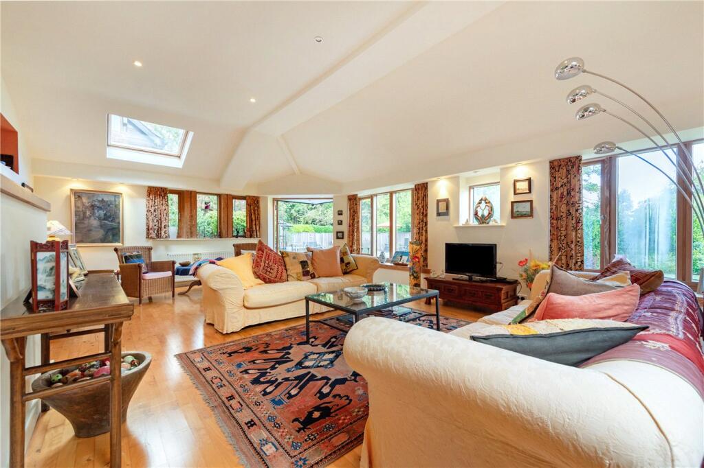 House in Winchester, Hampshire - View 2