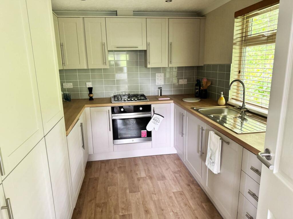 Penwortham, Penwortham, PR1 9YD photo 4