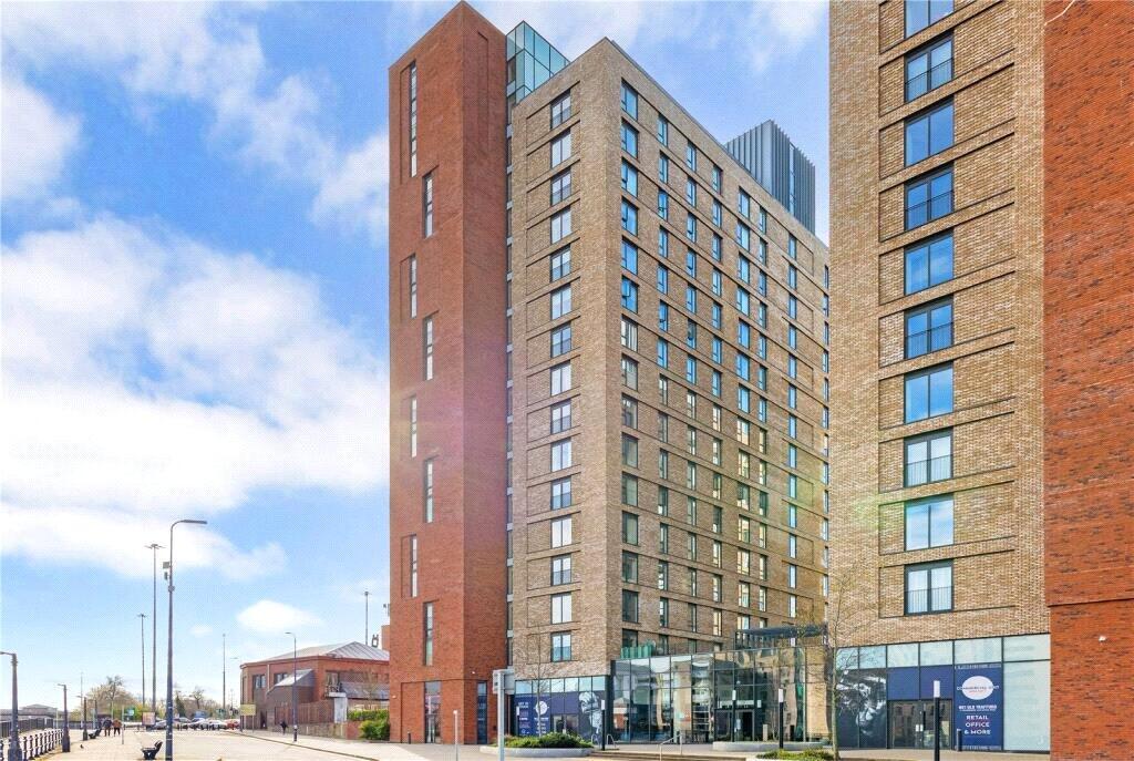 1-bed flat on Wharf End, Trafford Park, Manchester, M17, £190,000