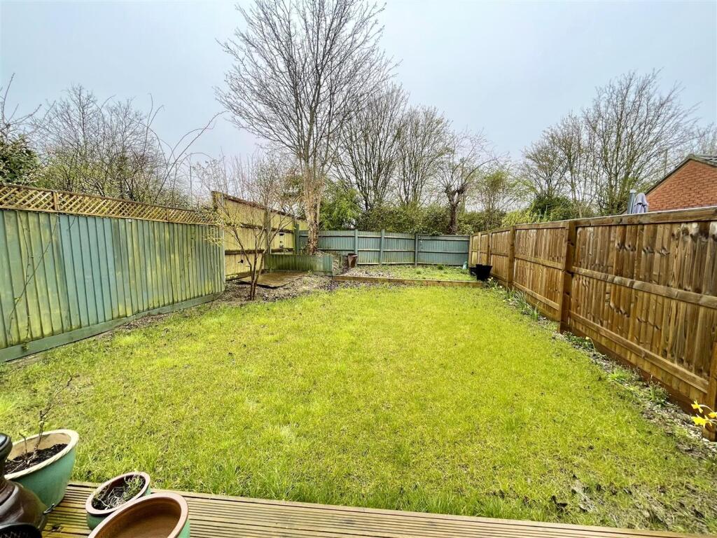 Redbridge Close, Rushey Platt, Swindon photo 2