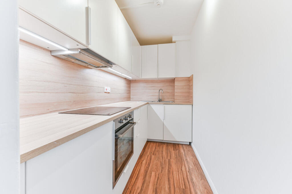 Apartment in Croydon - View 4