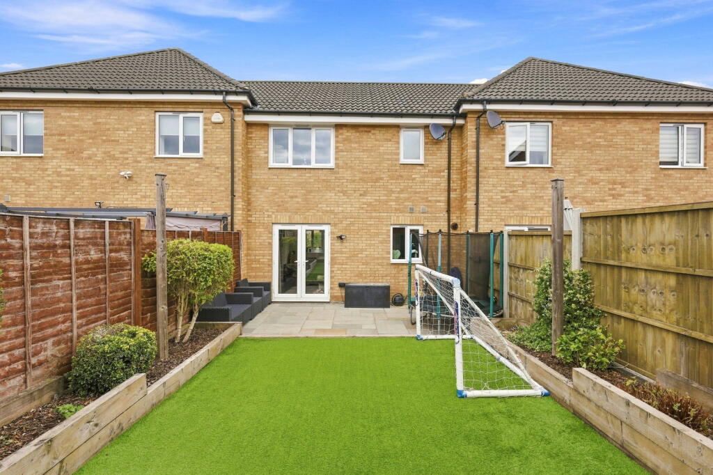 House in Basildon, Essex - View 3