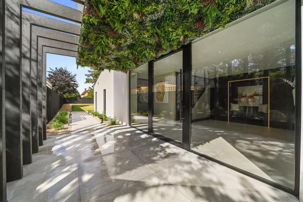 House in Ipswich - View 5