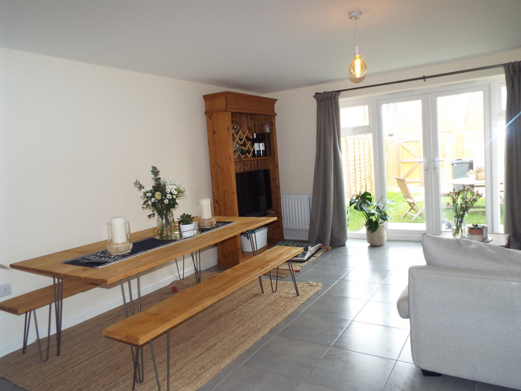 House in Milton Keynes, Bedford - View 3
