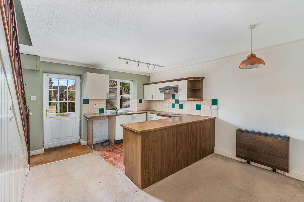 High Street, Hook Norton - No onward chain photo 4