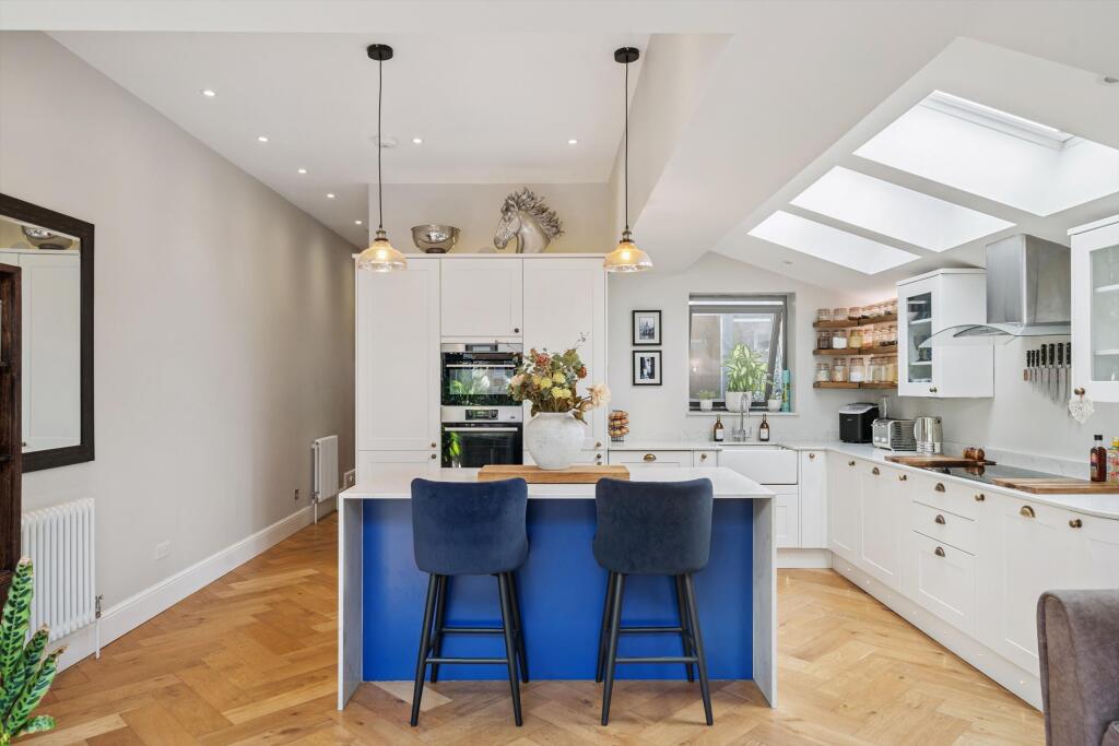 Apartment in London - View 5