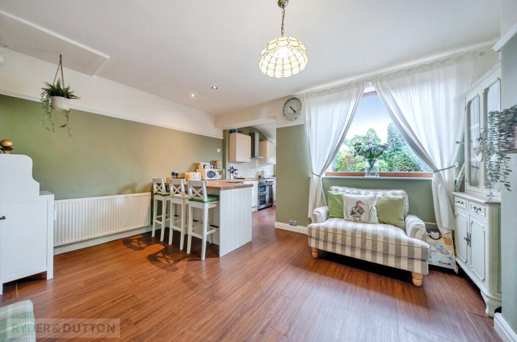 House in Oldham, Shaw and Crompton - View 4