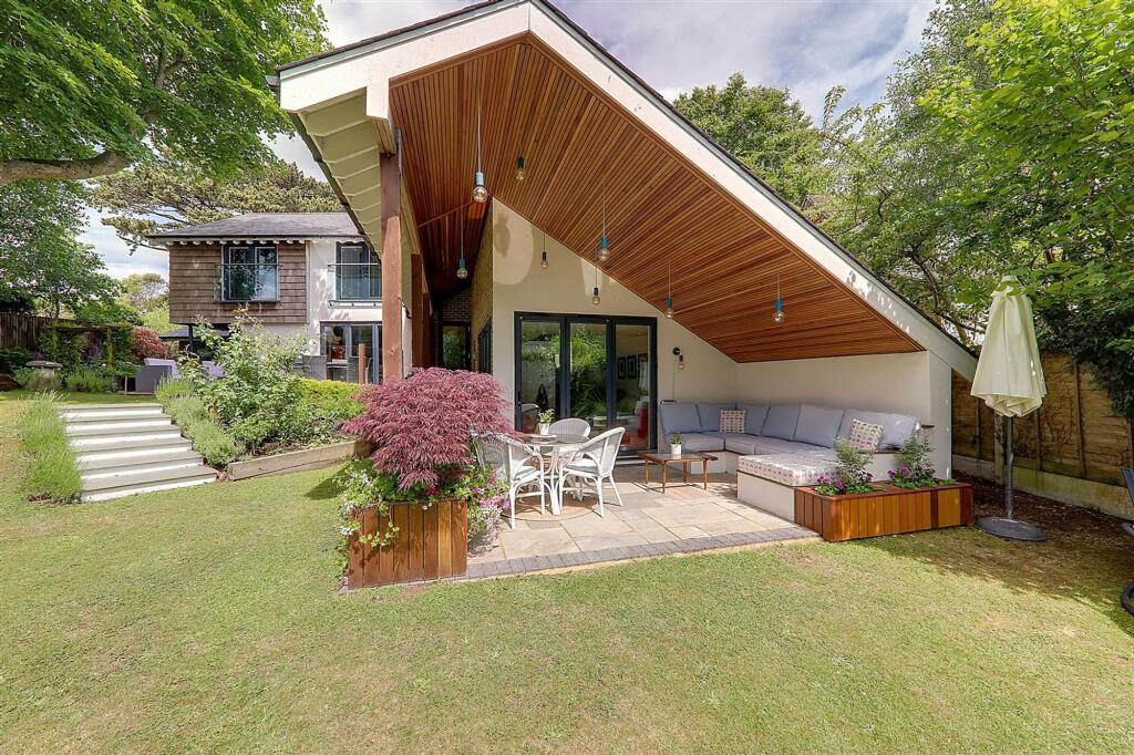 House in Brighton - View 5