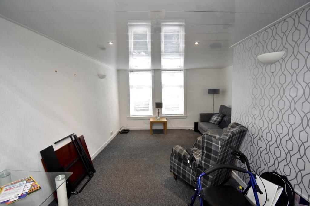Apartment in Gourock PA19 1NJ, Inverclyde - View 2