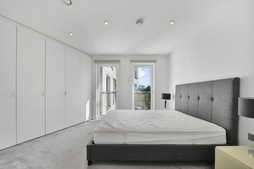 Apartment in London - More