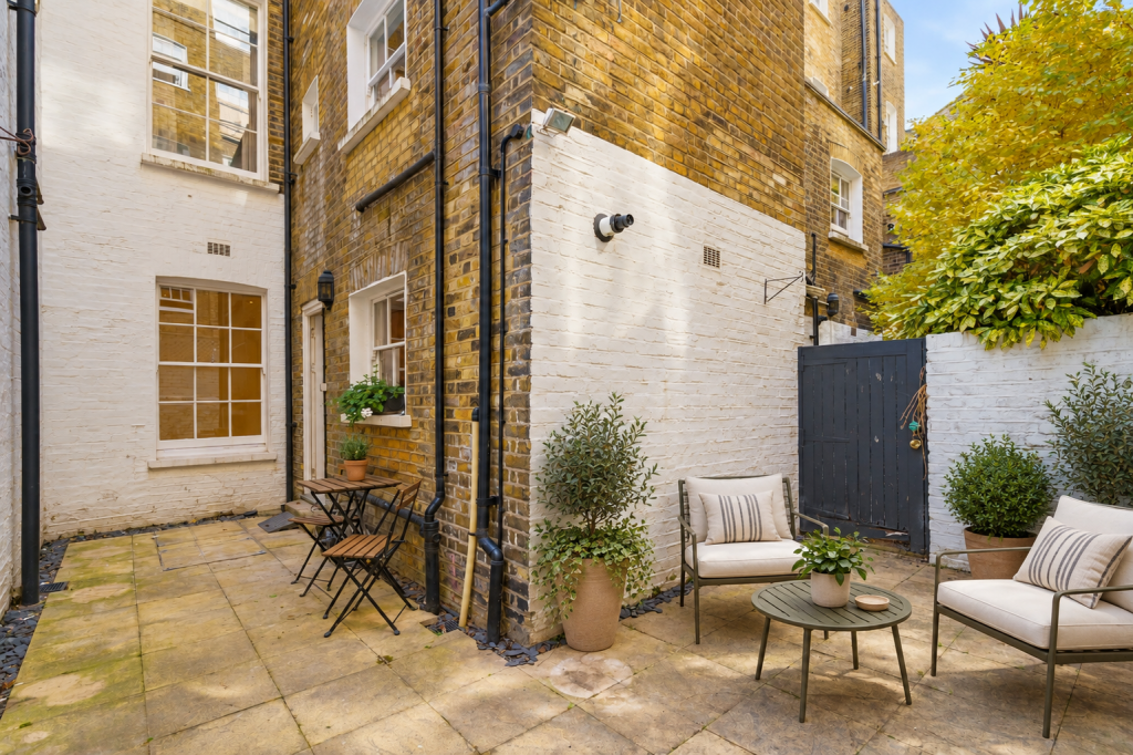 Apartment in London - More