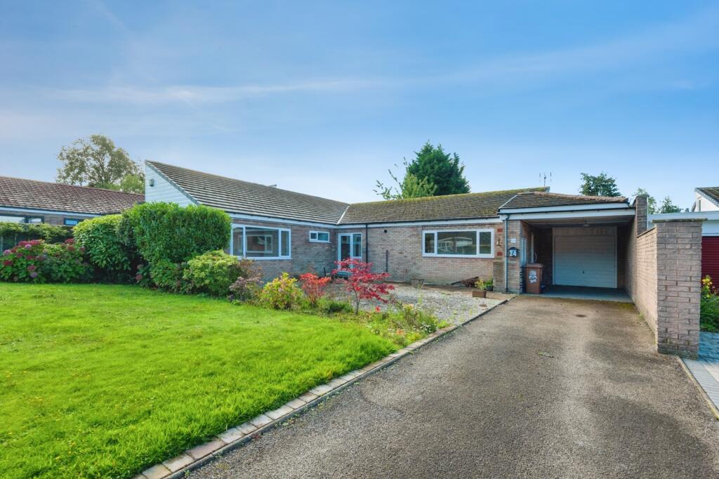 3-bed bungalow on Eccleston Gardens, St. Helens, Merseyside, WA10, £425,000