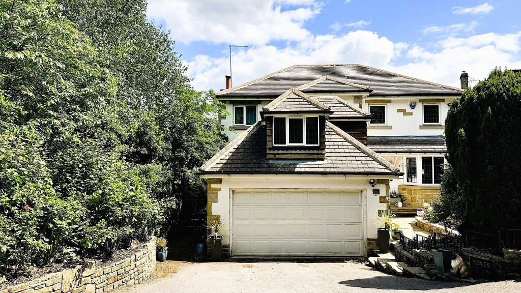 4-bed detached on Hall  Drive, Bramhope, £925,000