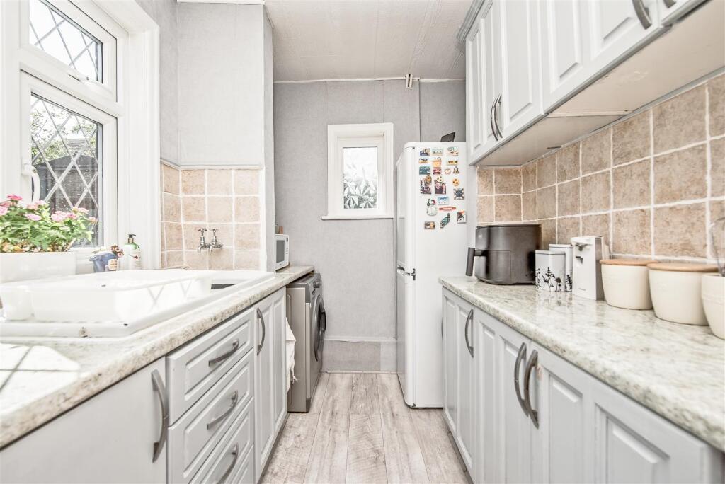 House in Leeds, Hill Top, Sandford - More