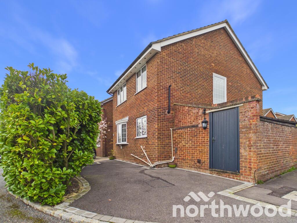 Viburnum Close, Godinton Park, Ashford, TN23 photo 2