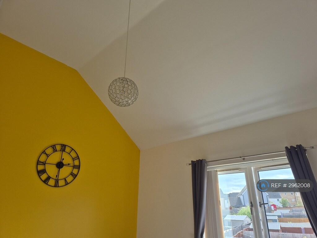 House in Milton Keynes, Whitehouse - View 4