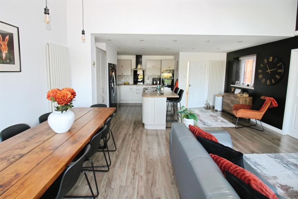 House in Hull - View 3