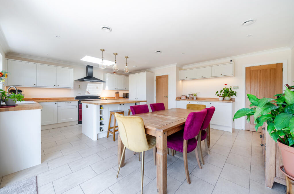 House in Worthing, West Sussex - View 2