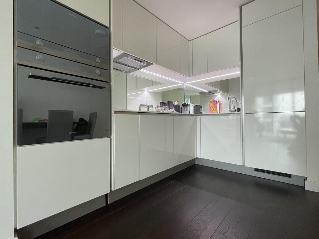 Wandsworth Road, Vauxhall, Sky Gardens, London, SW8 2LY photo 4