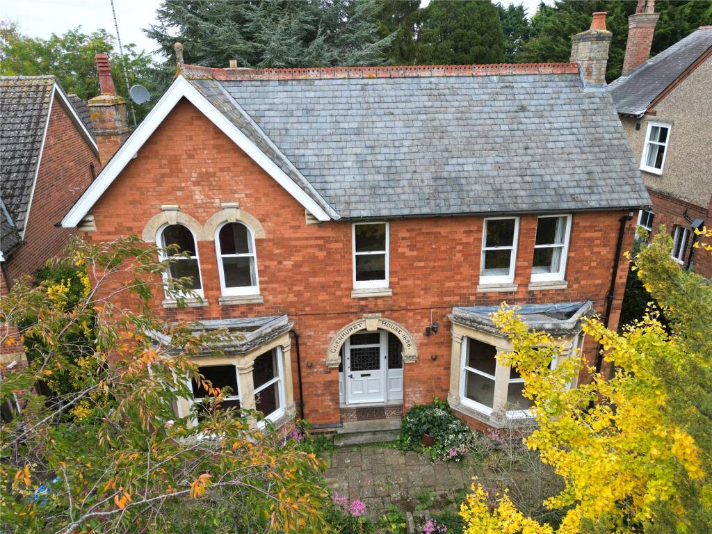 Main image of property: Wellingborough Road, Rushden, Northants, NN10