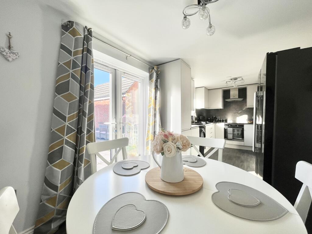 Additional image 3 of Hawks Rise, Yeovil, Somerset - Four Double Bedrooms