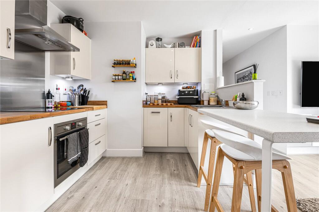 Apartment in Dacorum, Nash Mills - View 5