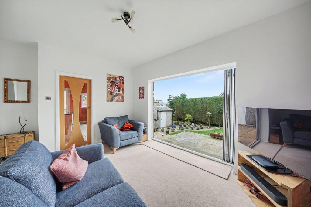 North Cross Road, Cowcliffe, Huddersfield, HD2 photo 2