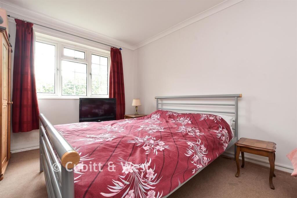 Apartment in South Croydon, Addiscombe - View 4