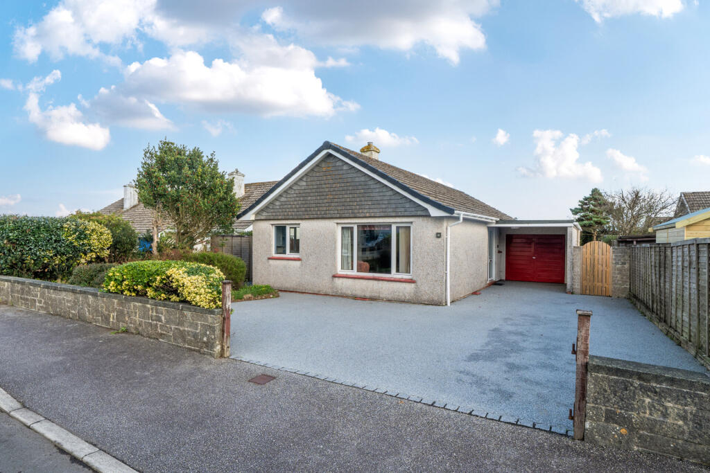 3-bed detached on Barton Close, Helston, Cornwall, TR13, £224,500