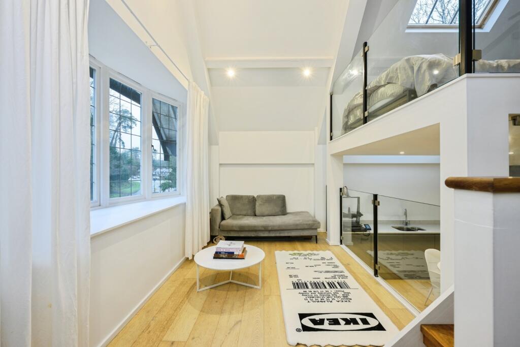 Main image of property: London Road North, Merstham, Redhill, Surrey, RH1