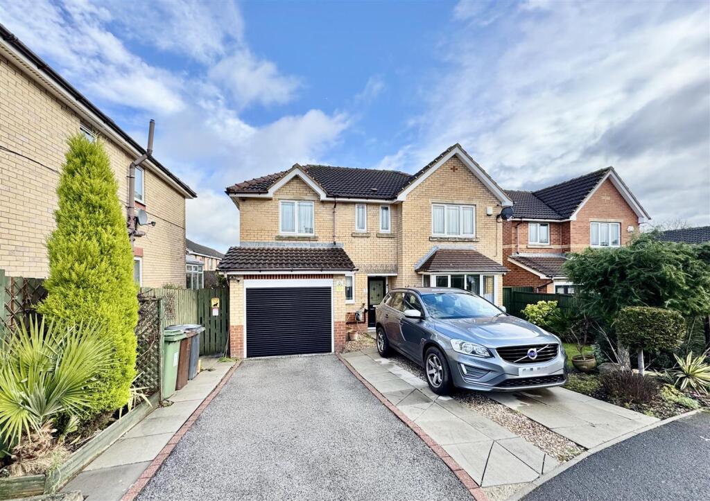 Main image of property: Briarfield Gardens, Dalton, Huddersfield, HD5 9JN