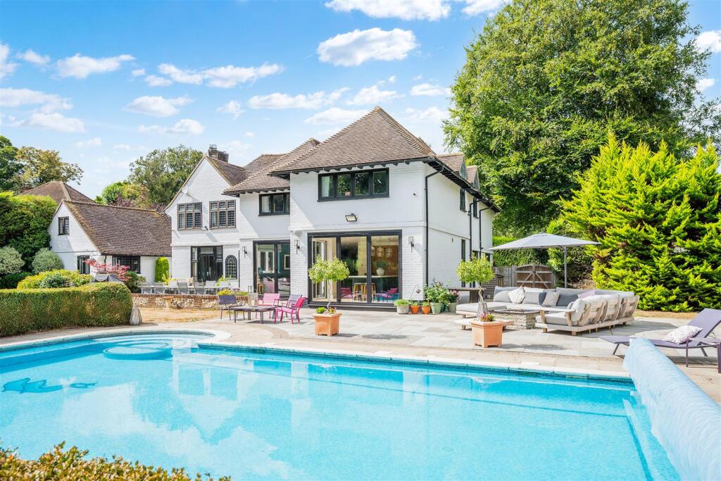 House in Sutton - View 3