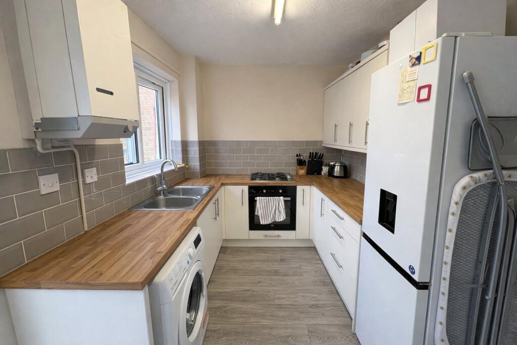 Aintree Drive, Waterlooville, Hampshire, PO7 photo 4