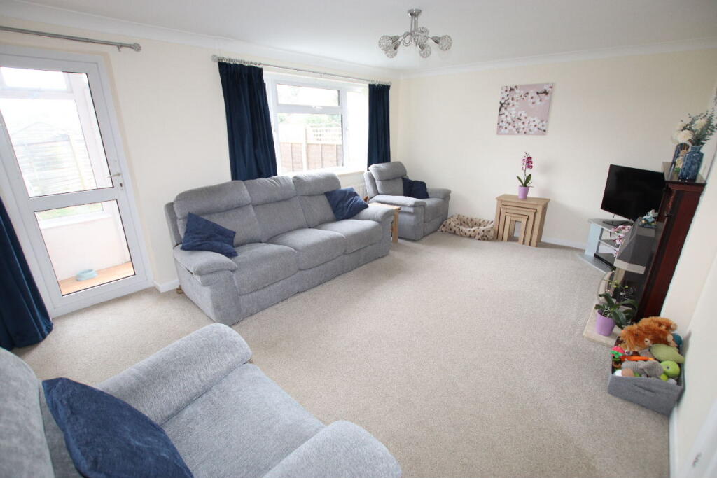 Kestrel Way, Clacton on Sea, CO15 photo 2