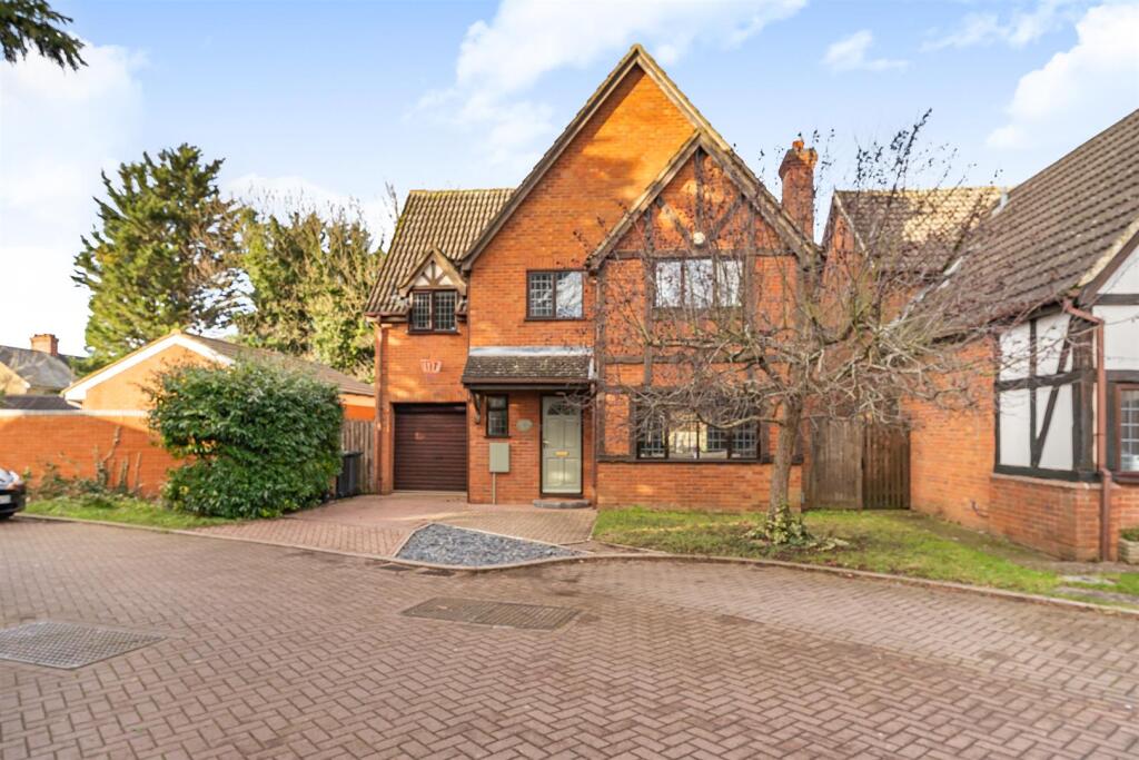 Main image of property: Fulbourne Close, Luton