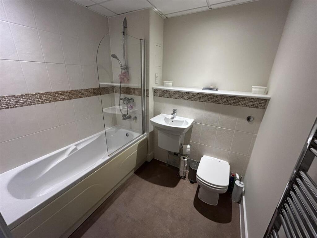 Apartment in Cardiff Bay (Ref.10000), Grangetown - View 4