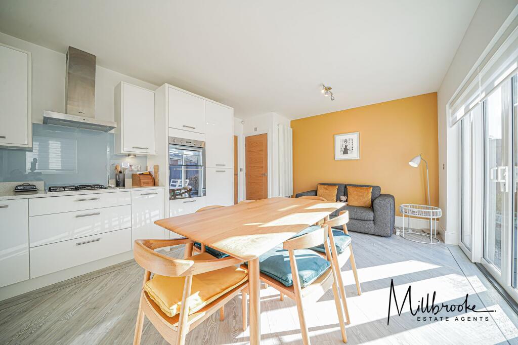 Bonnington Close, Worsley, M28 photo 3