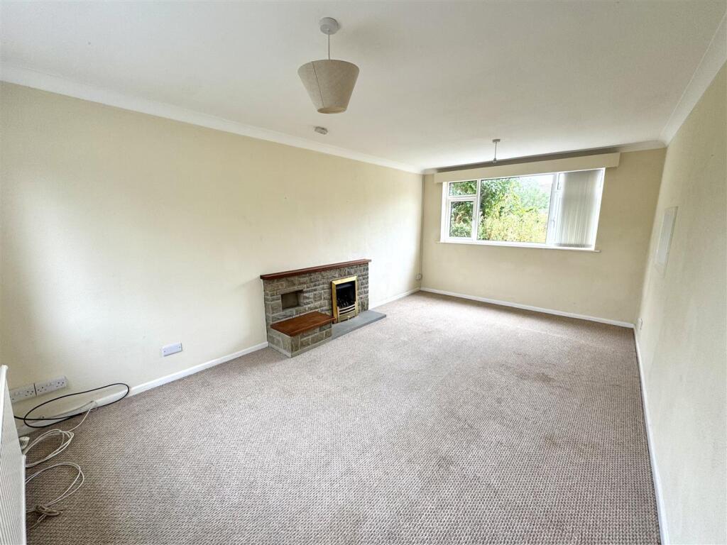 House in Newport - View 3